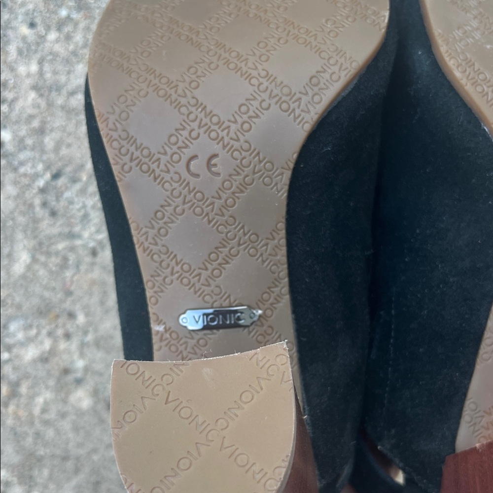 Vionic Black Suede Block Heel Sandals - Picture 11 of 16